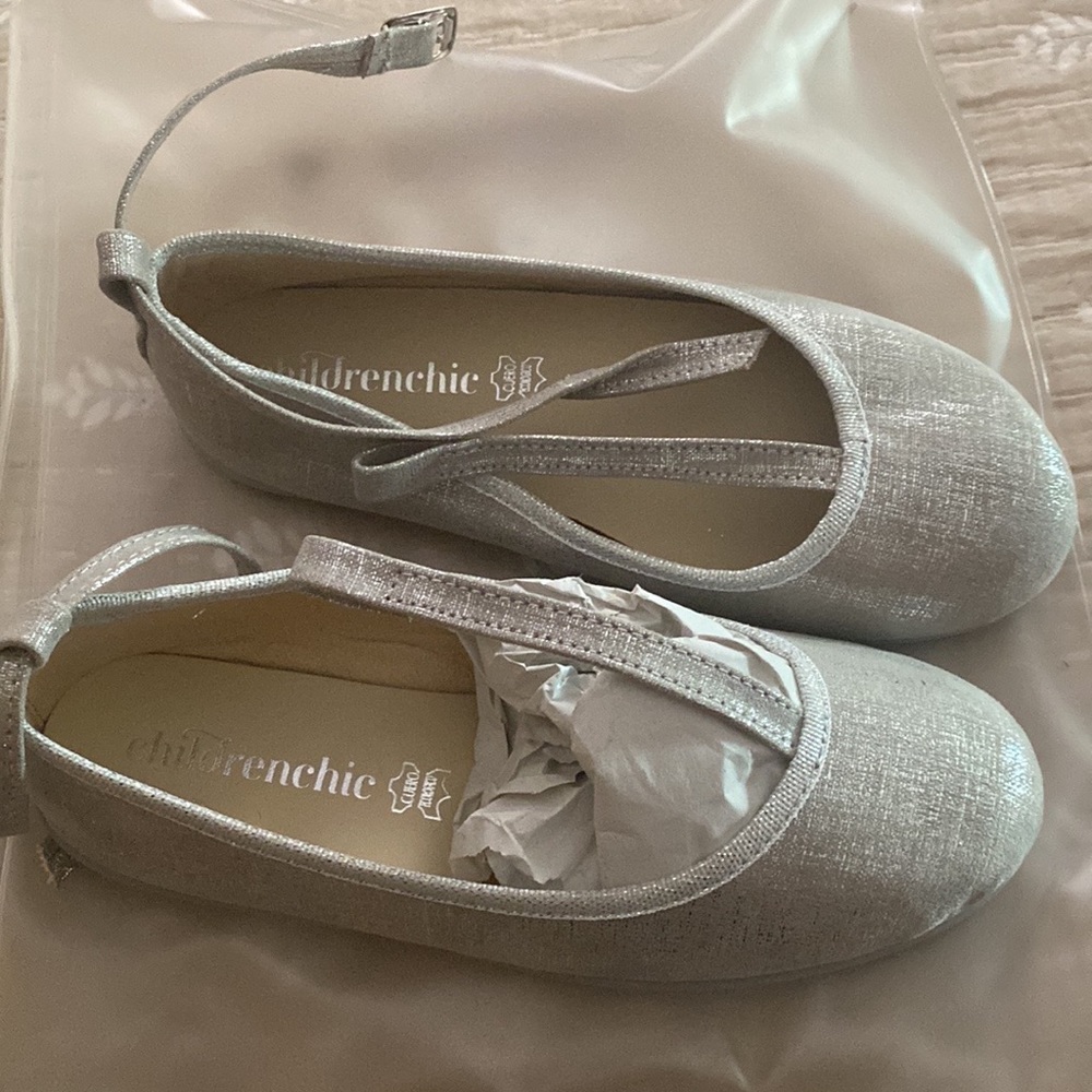 Girls shoes